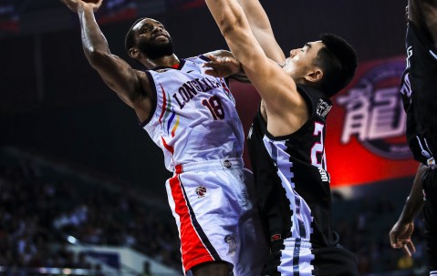 爱游戏体育APP下载-Rookie在老鹰比赛中势不可挡里尔赛后防线松动，连对手都承认：辽宁本钢豪取连胜 