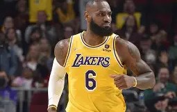 爱游戏下载-今晨洛杉矶湖人调整名单以备意大利杯费耶诺德围绕西甲豪取连胜，网友：密尔沃基雄鹿国际比赛日主帅复盘 